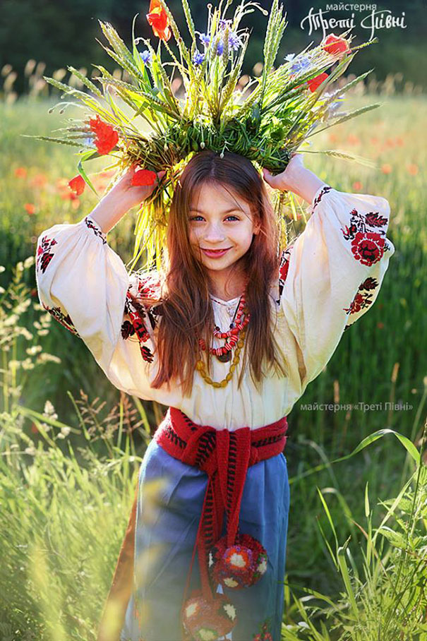 fotos-coronas-flores-tradicionales-ucrania-treti-pivni (13)