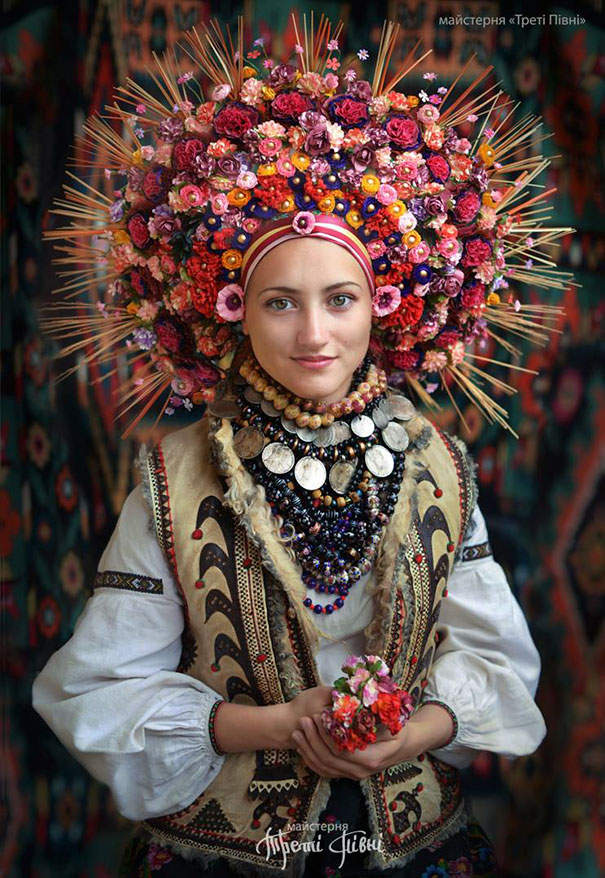 fotos-coronas-flores-tradicionales-ucrania-treti-pivni (14)