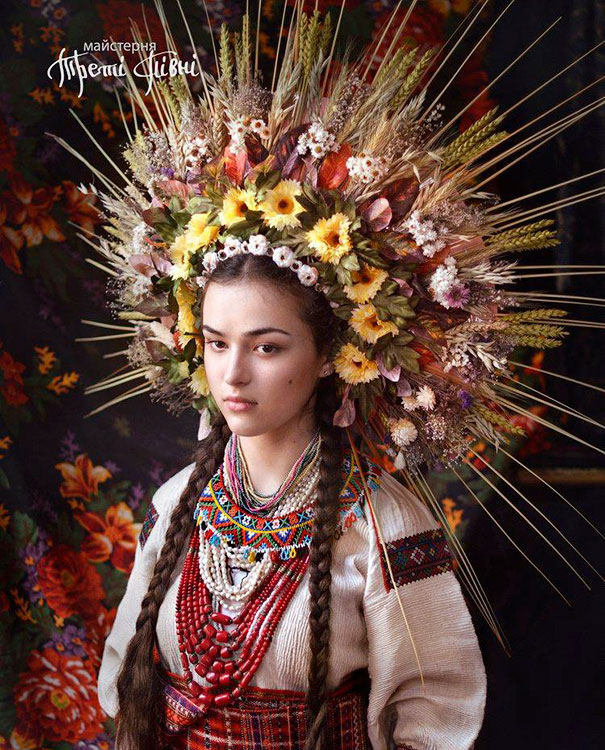 fotos-coronas-flores-tradicionales-ucrania-treti-pivni (9)