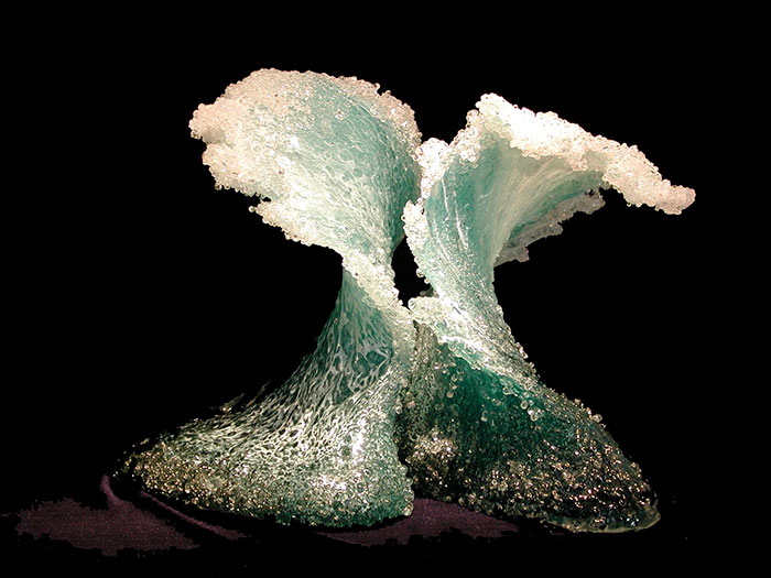 jarrones-vidrio-forma-olas-oceano-desomma-blaker (8)
