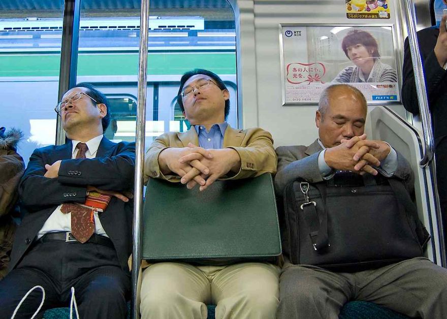 Japoneses Durmiendo, Deporte Secreto De Los Nipones.