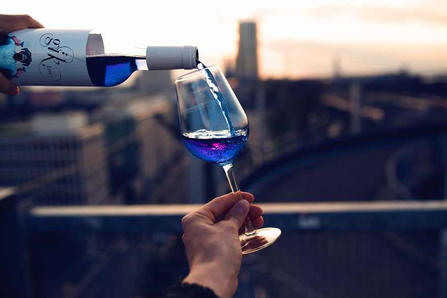 Freno A La Innovación: El Vino Puede Ser Blanco O Tinto, Pero No Azul