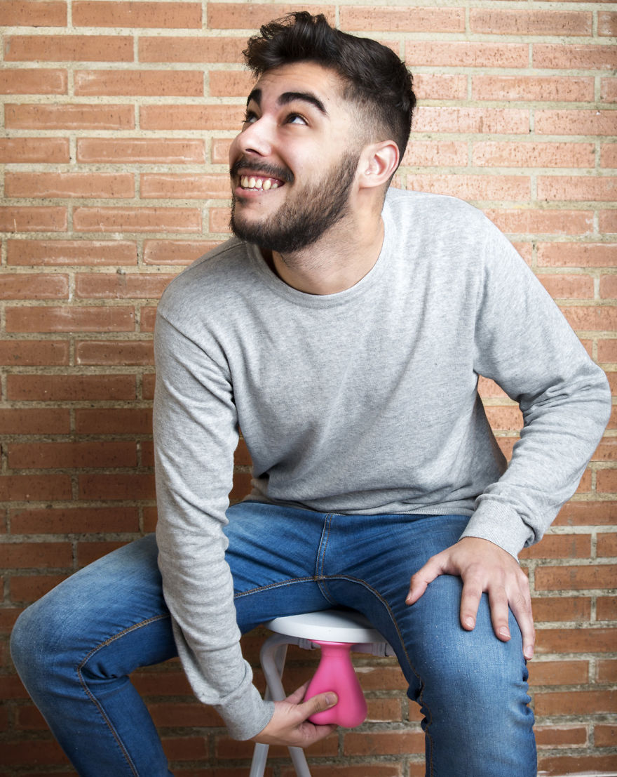 Un Inesperado Y Peculiar Regalo Para Los Amigos Invisibles De Todo El Mundo