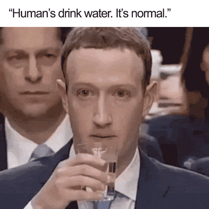 "Los Humanos Beben Agua. Es Normal."