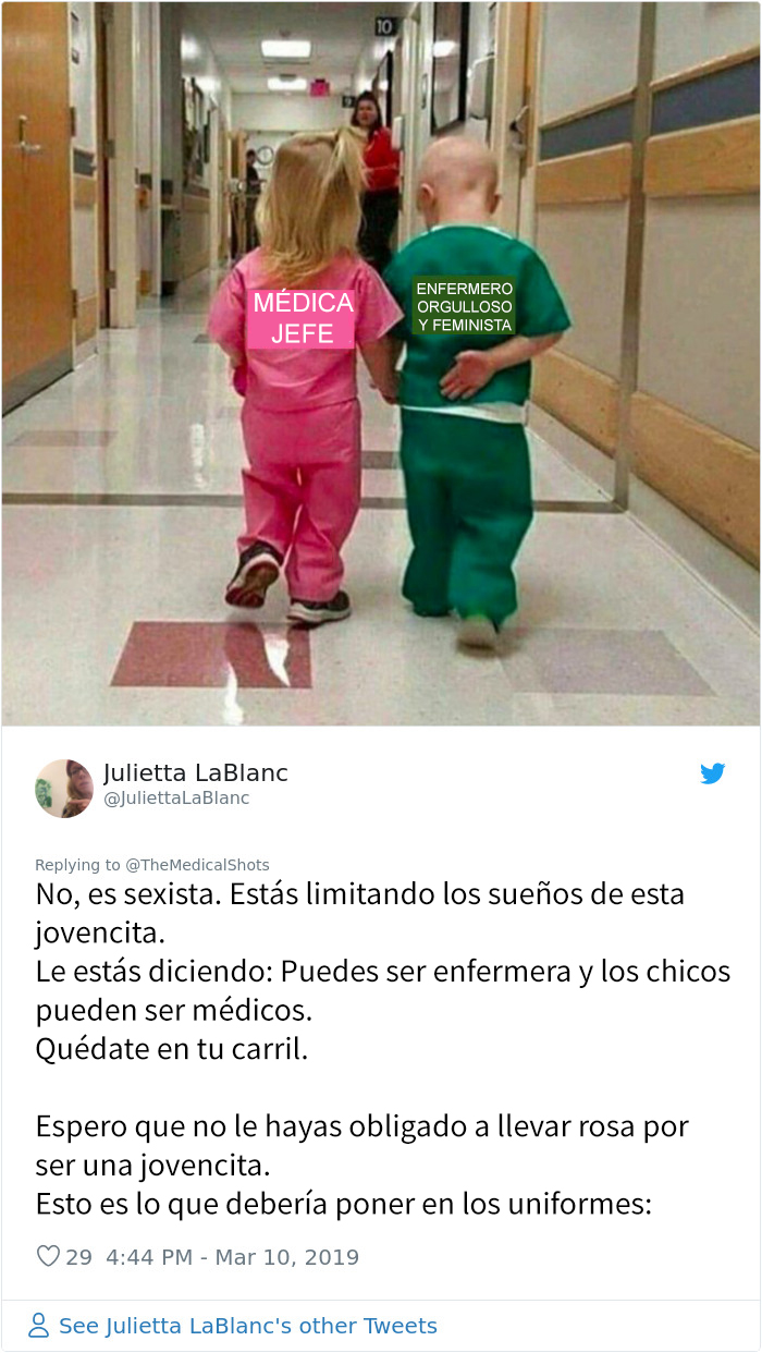 Reacciones a una foto "sexista" de un niño y una niña con ropa de doctor y enfermera