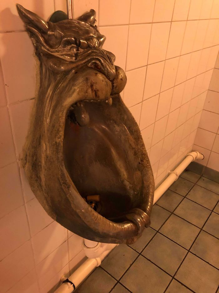 Urinario En Un Pub Irlandés En Oslo