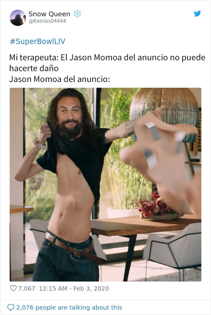 Jason Momoa se quita los músculos y el pelo en un curioso anuncio durante la Superbowl