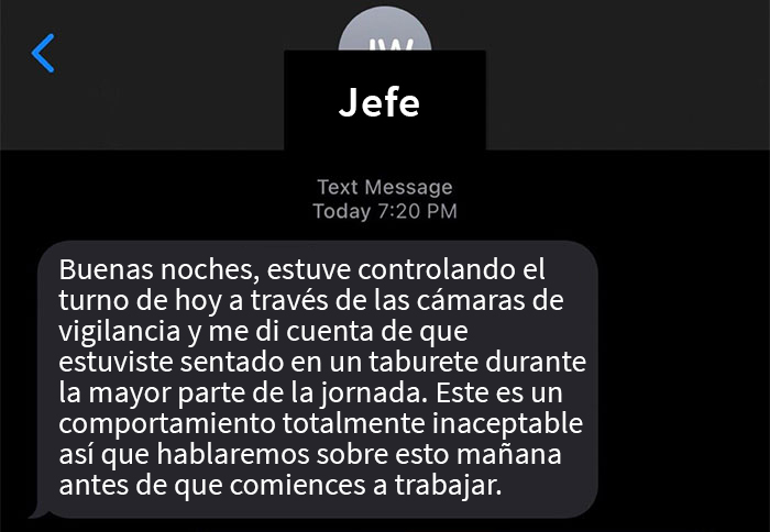 Este jefe critica a un empleado con fractura &oacute;sea por sentarse en un taburete, pero cambia el tono de inmediato cuando este decide renunciar
