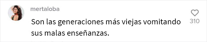 Esta joven de 17 años está asombrada de recibir muchos comentarios odiosos luego de que la madre de su novio publicara sus fotos del baile de homecoming en Facebook Esta joven de 17 años está asombrada de recibir muchos comentarios odiosos luego de que la madre de su novio publicara sus fotos del baile de homecoming en Facebook