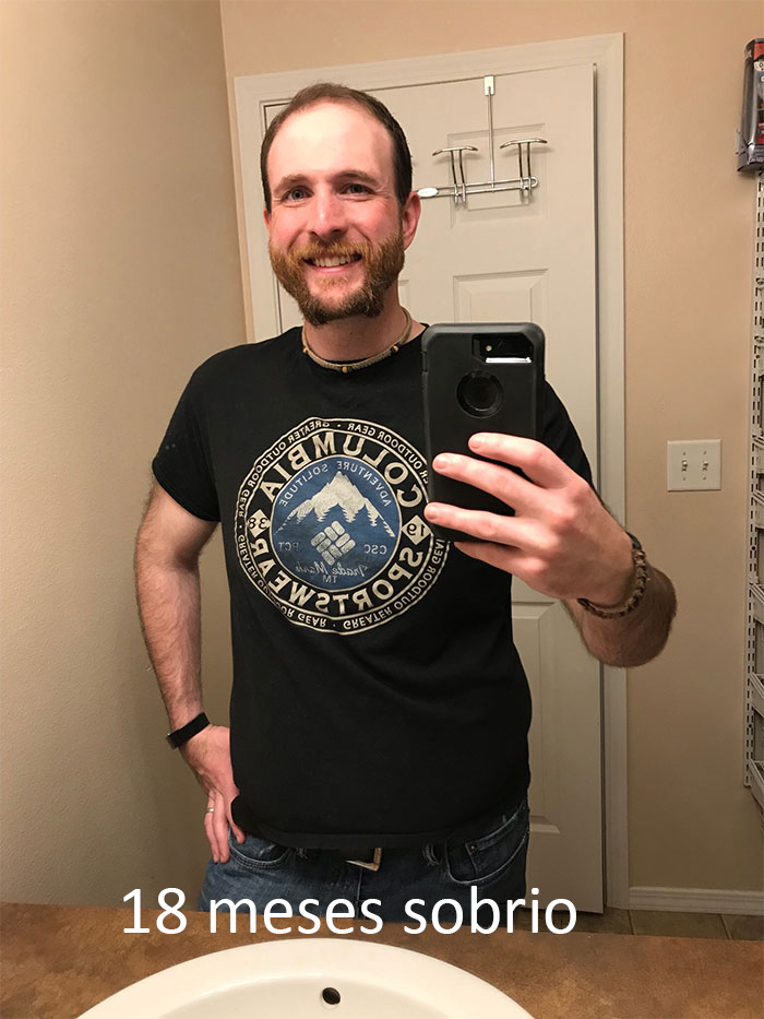 Este hombre dejó de beber alcohol, y muestra cuánto le ha cambiado la sobriedad en 5 años Este hombre dejó de beber alcohol, y muestra cuánto le ha cambiado la sobriedad en 5 años