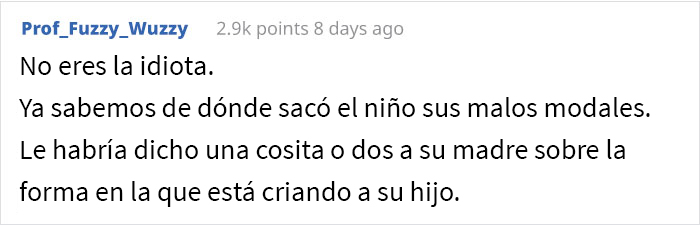 Esta mujer regañó a un niño molesto que toqueteaba sus cosas en un restaurante, y la madre del niño la confrontó Esta mujer regañó a un niño molesto que toqueteaba sus cosas en un restaurante, y la madre del niño la confrontó