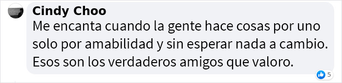 Keanu Reeves visit&oacute; a Sandra Bullock por sorpresa y le llev&oacute; champ&aacute;n y trufas, porque ella mencion&oacute; que jam&aacute;s los hab&iacute;a probado