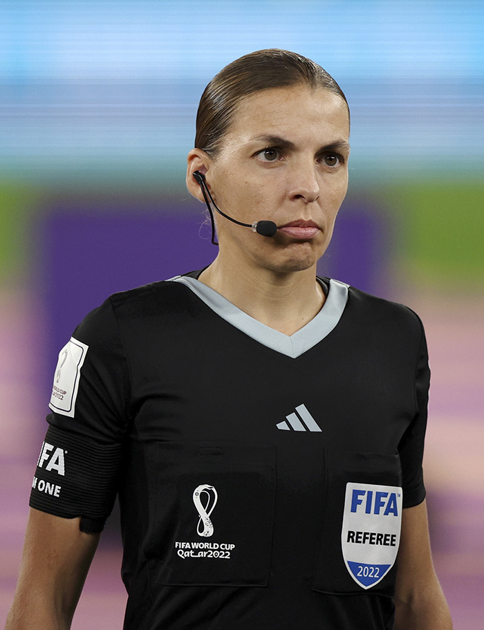 Estas son las 6 mujeres &aacute;rbitras del Mundial de F&uacute;tbol de 2022, &iexcl;y una de ellas es mexicana!