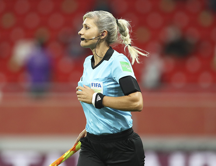 Estas son las 6 mujeres &aacute;rbitras del Mundial de F&uacute;tbol de 2022, &iexcl;y una de ellas es mexicana!