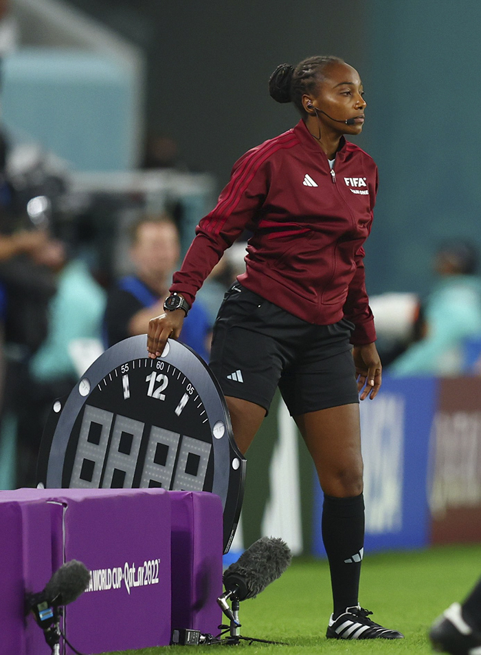 Estas son las 6 mujeres &aacute;rbitras del Mundial de F&uacute;tbol de 2022, &iexcl;y una de ellas es mexicana!