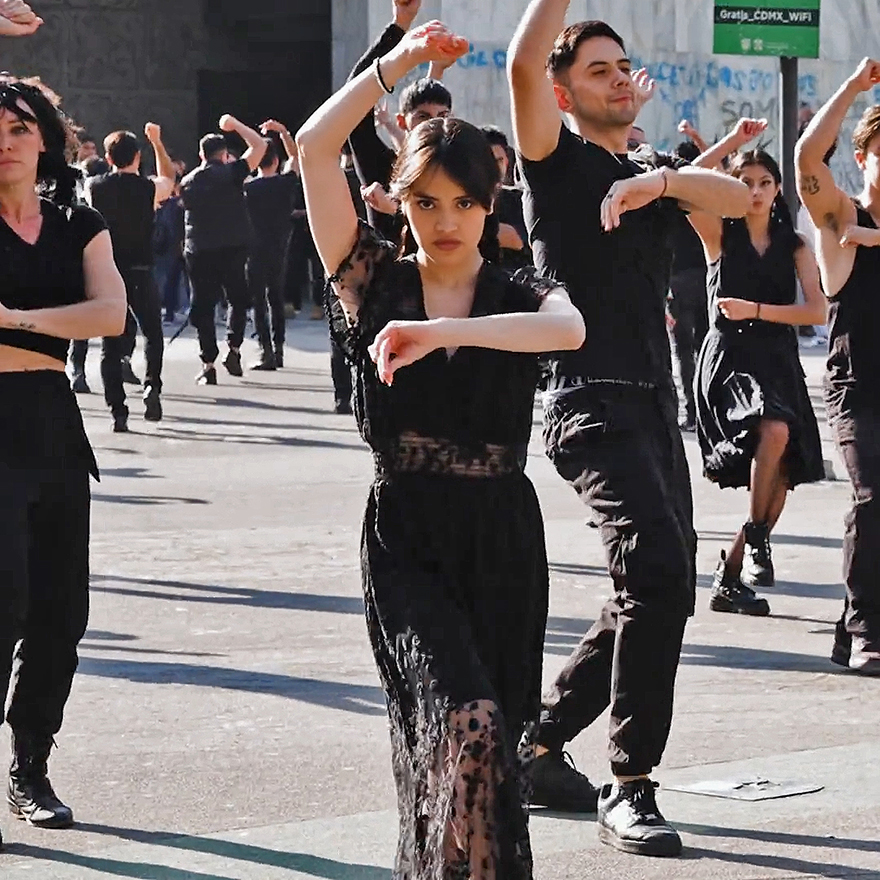 Durante este flashmob se recre&oacute; el baile de Merlina en plena Ciudad de M&eacute;xico