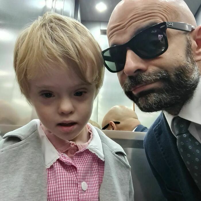 Este padre soltero adopt&oacute; a una ni&ntilde;a con s&iacute;ndrome de Down, y est&aacute; creciendo maravillosamente