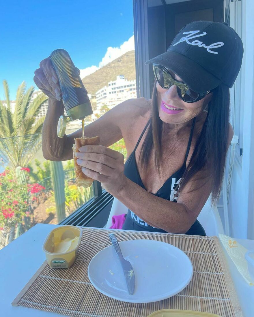 Esta mujer con 74 años afirma "no creer en la vejez", y su saludable aspecto lo corrobora Esta mujer con 74 años afirma "no creer en la vejez", y su saludable aspecto lo corrobora