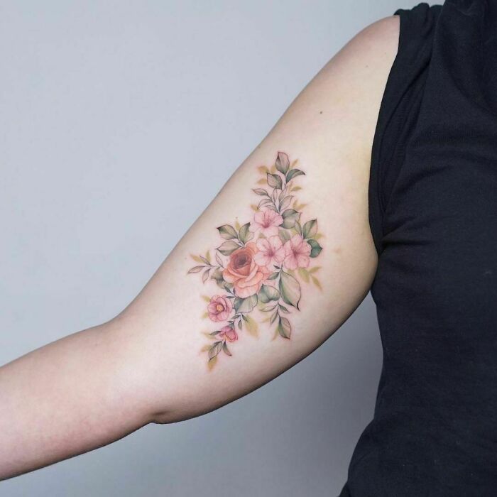 50 Tatuajes florales que parecen pinturas de acuarela sobre la piel (nuevas fotos)