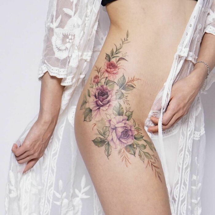 50 Tatuajes florales que parecen pinturas de acuarela sobre la piel (nuevas fotos)