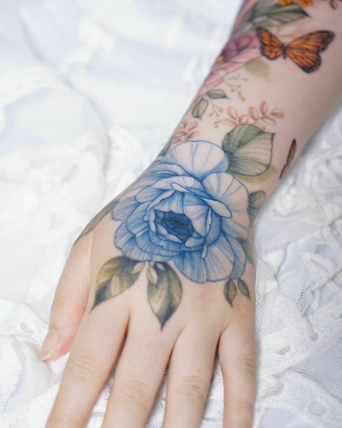 50 Tatuajes florales que parecen pinturas de acuarela sobre la piel (nuevas fotos)
