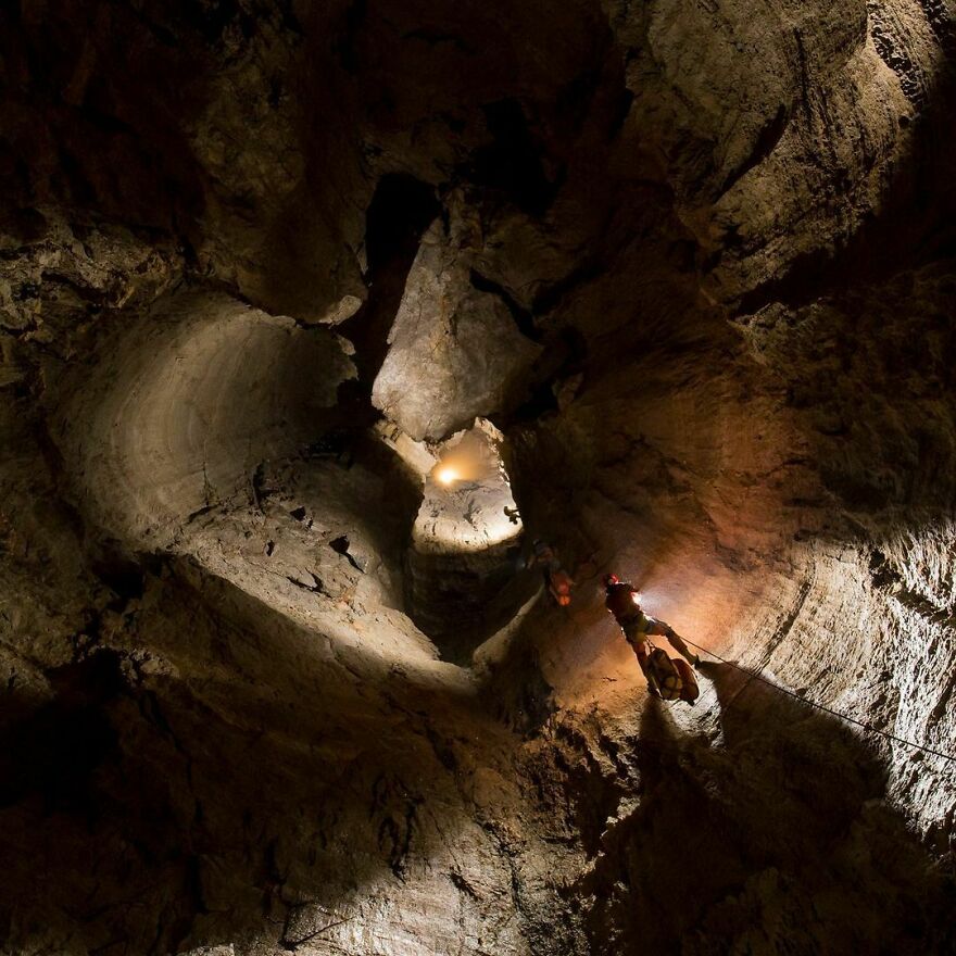 Viaje al centro de la Tierra: el interior de una de las cuevas m&aacute;s profundas del mundo