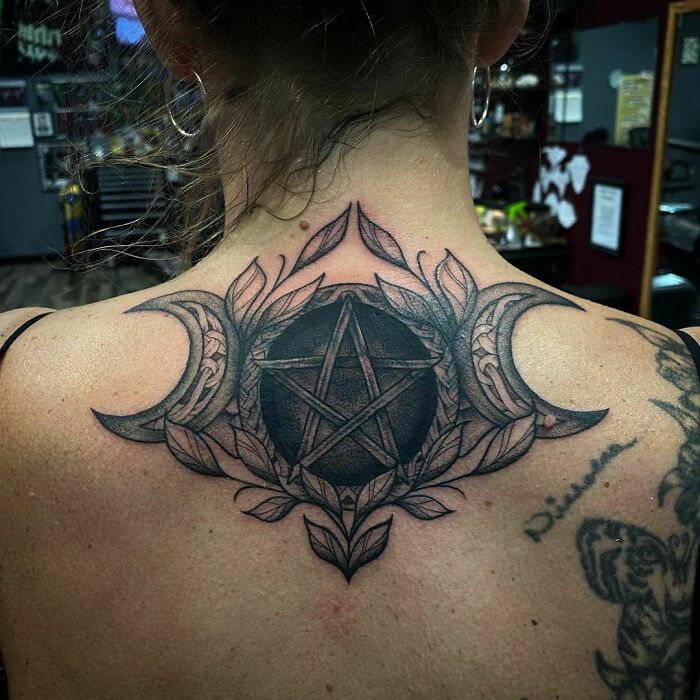 30 Tatuajes muy simbólicos para sentirse brujita todo el año