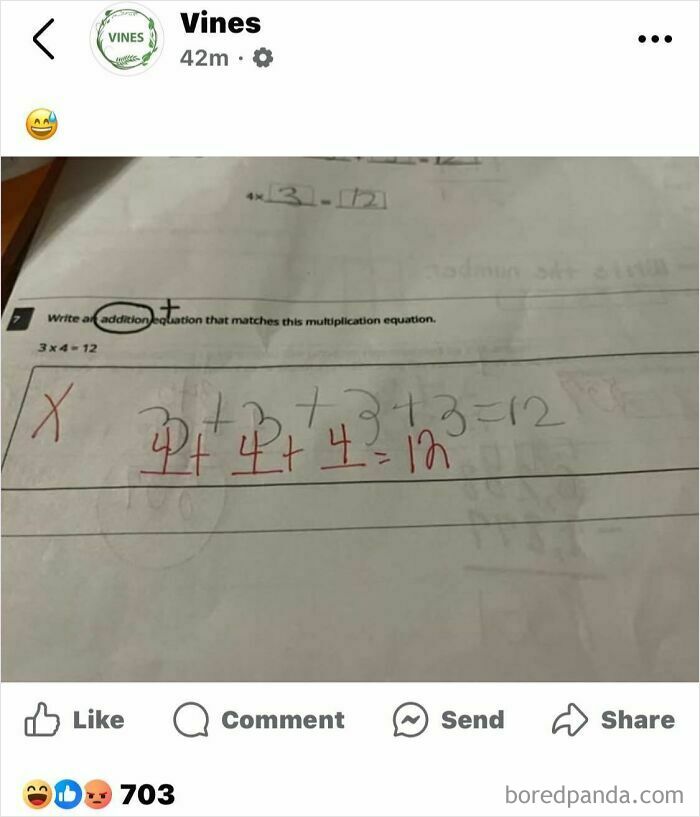 Error en ecuación de suma corregida en una hoja de matemáticas con respuesta alternativa destacada en rojo.