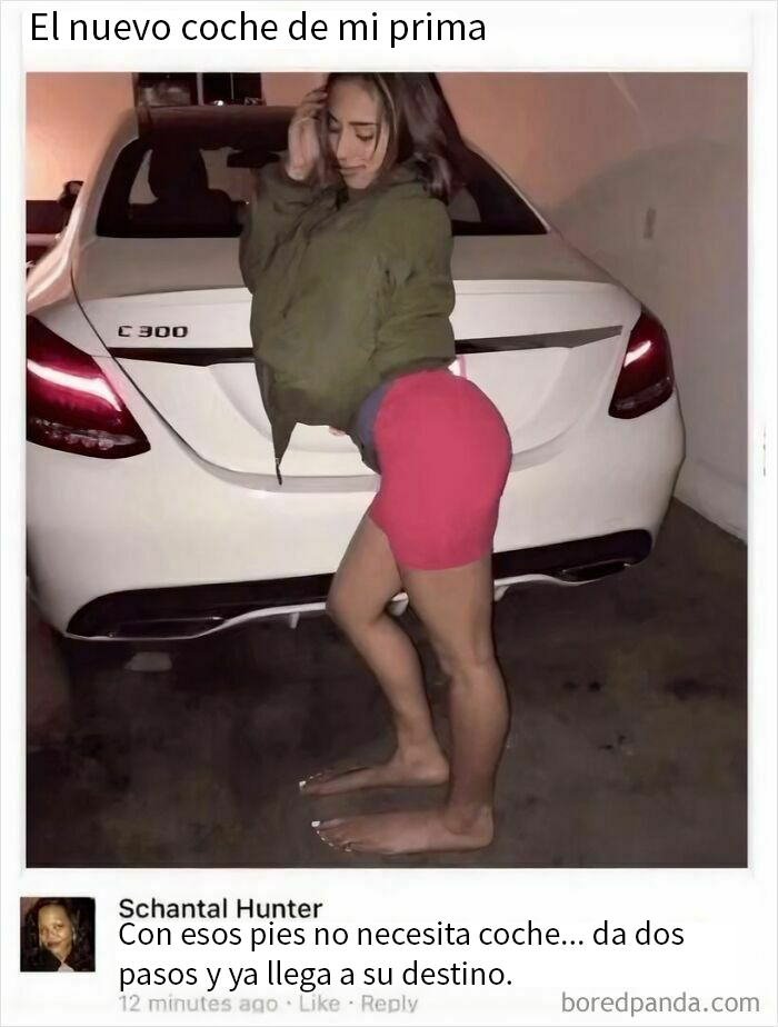 Mujer posando con coche blanco, comentario divertido destaca más que la foto.