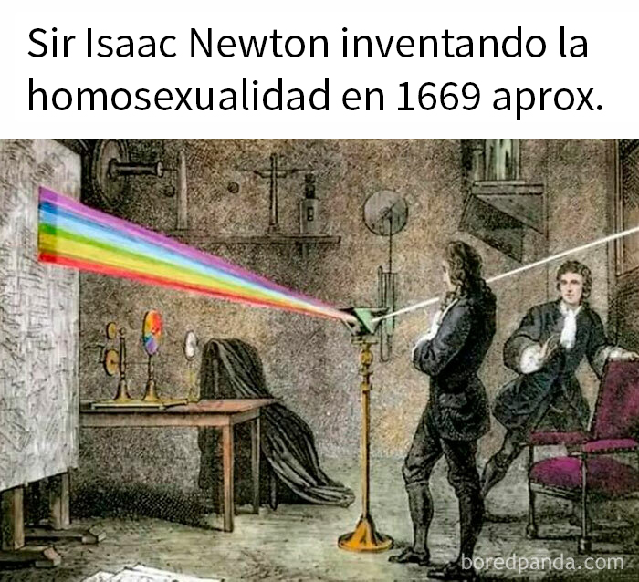 Imagen cómica de un experimento científico con luz de colores, inspirando memes divertidos sobre Isaac Newton.