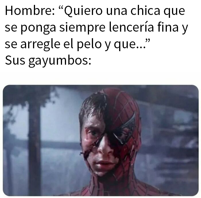 Chico en traje de superhéroe, rostro golpeado, satirizando expectativas en memes divertidos.