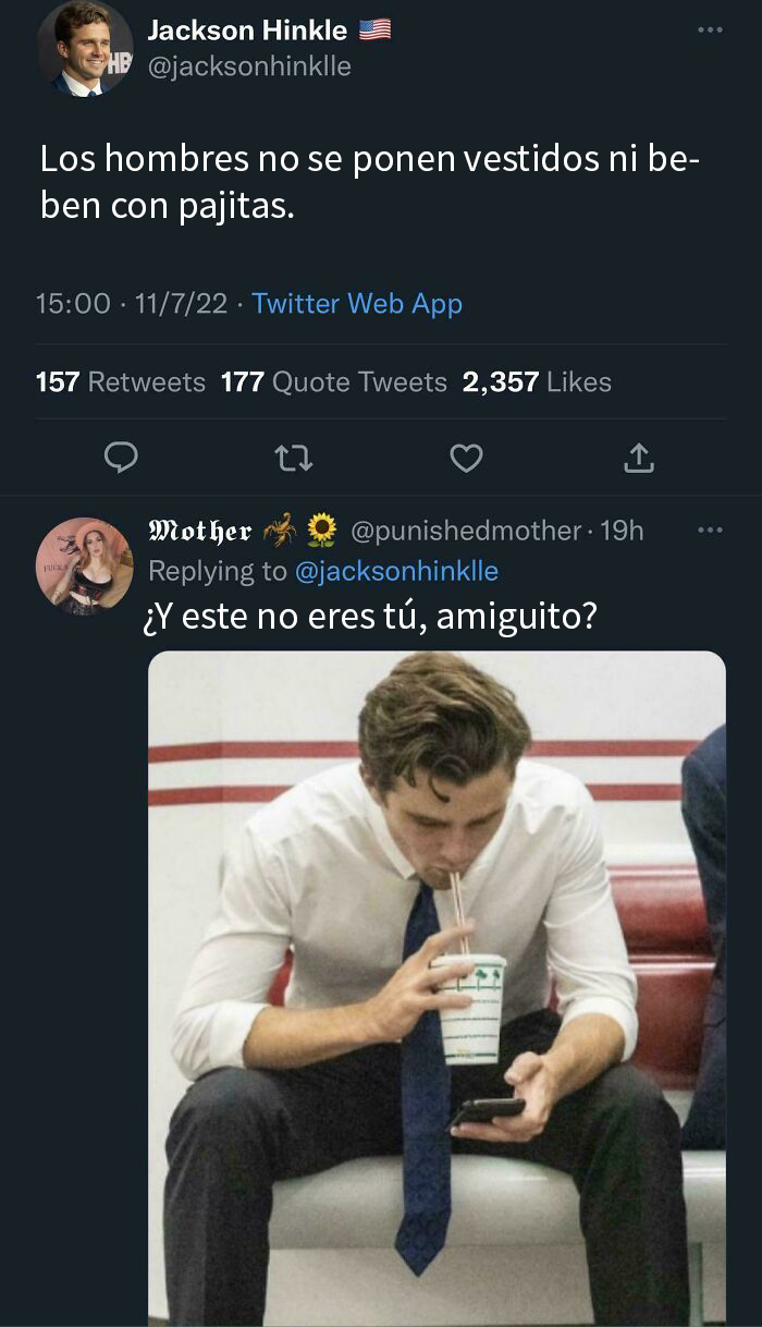 Persona bebiendo con pajita es avergonzada en internet.
