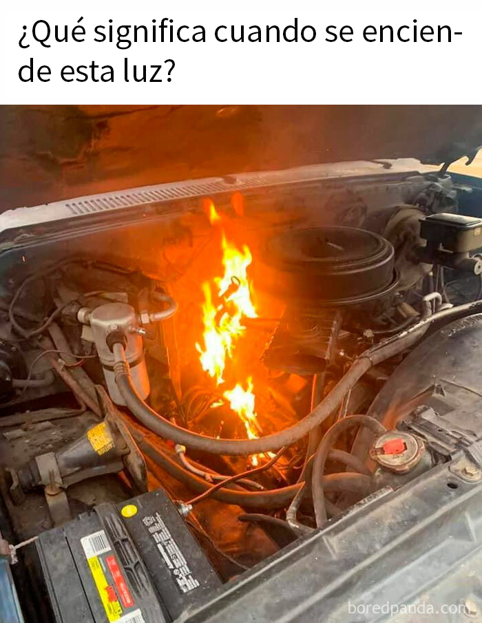 Motor en llamas como ejemplo de memes de sarcasmo.