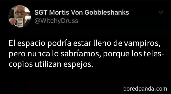 Meme divertido sobre ciencia que bromea con telescopios, espejos y el espacio lleno de vampiros para aprender y reír.