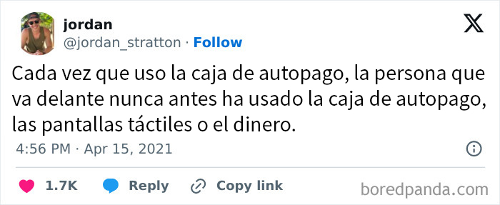 Tuit divertido sobre experiencias con la caja de autopago, un meme que muchos usuarios podrían encontrar familiar.