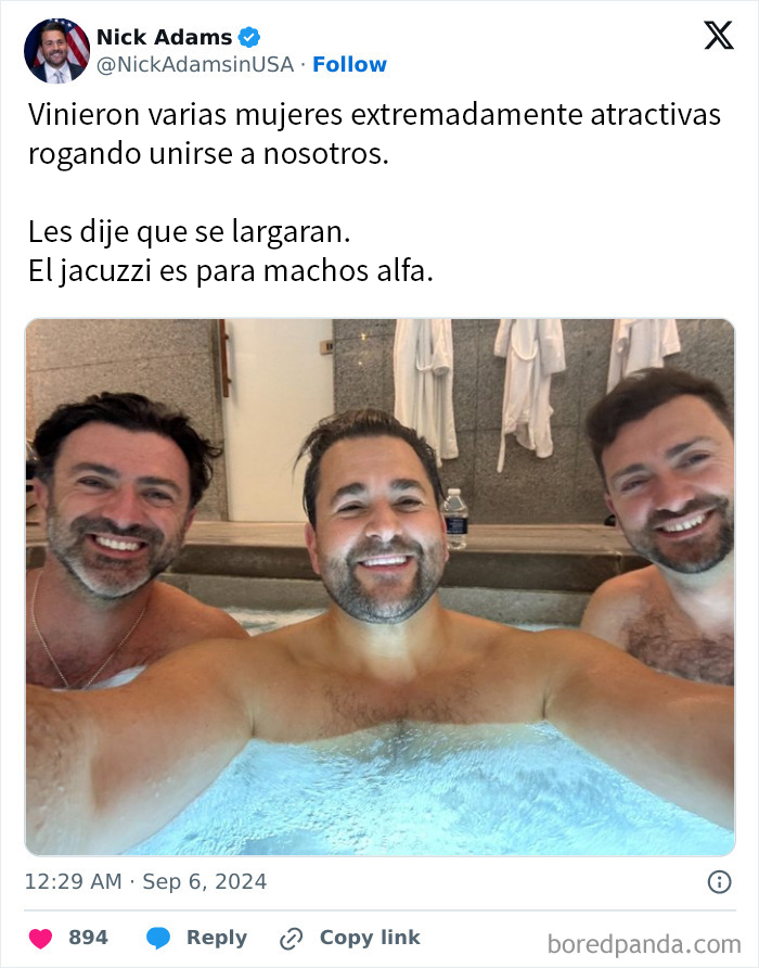 Hombres en jacuzzi con sonrisas, ilustrando mentiras muy vergonzosas descubiertas en Internet con humor y actitud alfa.