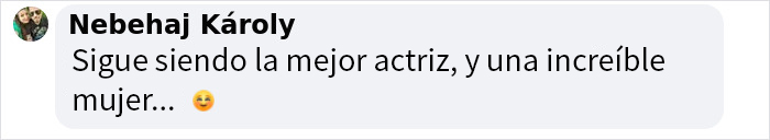 Salma Hayek modelando para la portada de Sports Illustrated Swimsuit con vestido rojo y fondo neutro elegante