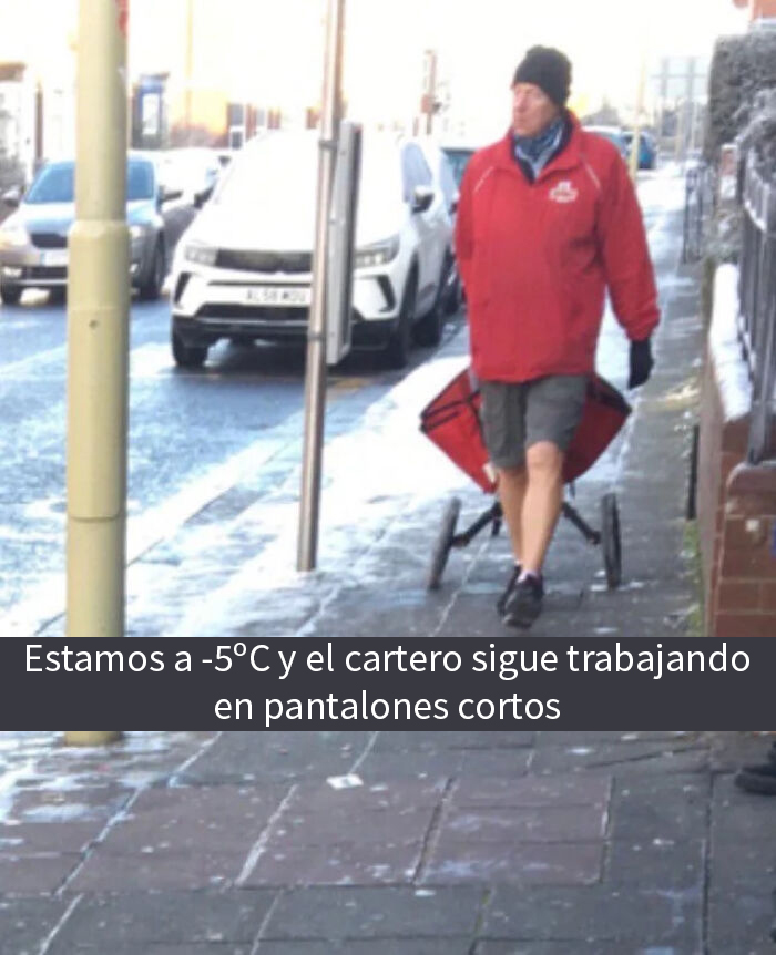 Cartero británico en pantalones cortos trabajando en clima frío, ejemplo de memes británicos caóticos sobre Reino Unido.
