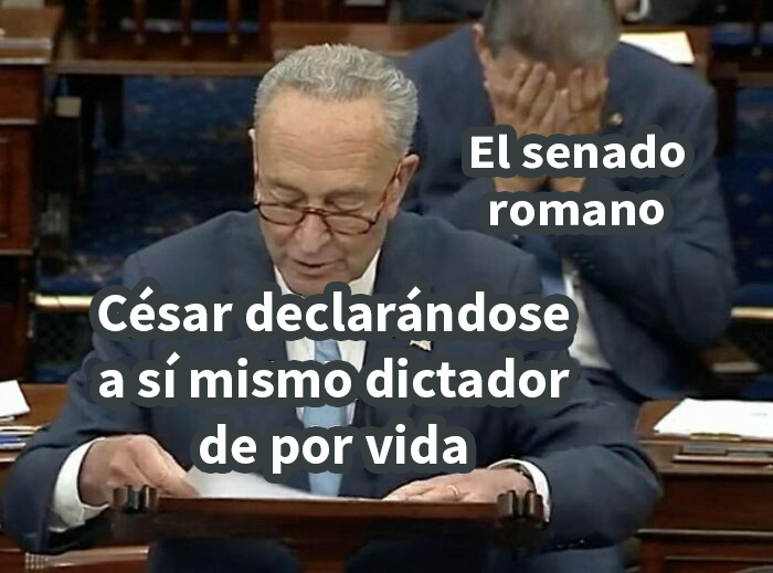 Hombre leyendo un documento en un tribunal mientras otro hombre frustrado cubre su rostro, meme divertido sobre historia.