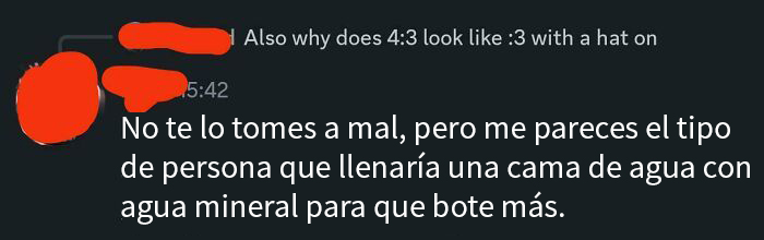 Captura de pantalla de un insulto salvaje encontrado en Internet que usa un comentario ingenioso sobre agua mineral y cama de agua.