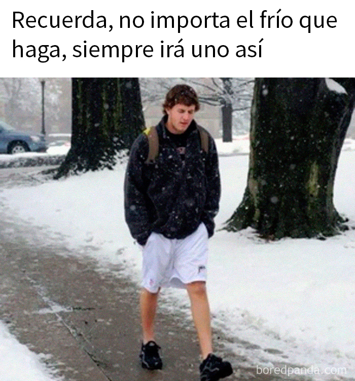 Hombre caminando en invierno con ropa ligera y mochila, humor para hombres sobre el frío y vestimenta inapropiada.