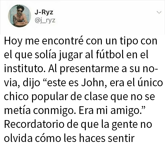 Publicación con humor para hombres sobre amistad y recuerdos de la época del instituto con toque divertido.