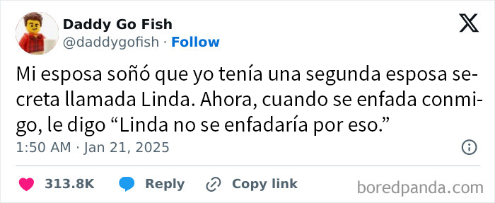 Tuit humor para hombres sobre tener una segunda esposa secreta llamada Linda que calma discusiones con humor.