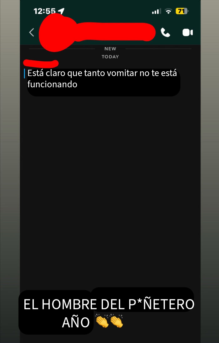 Captura de pantalla de mensajes de texto donde mujeres exponen hombres ridículos con comentarios sarcásticos y aplausos.