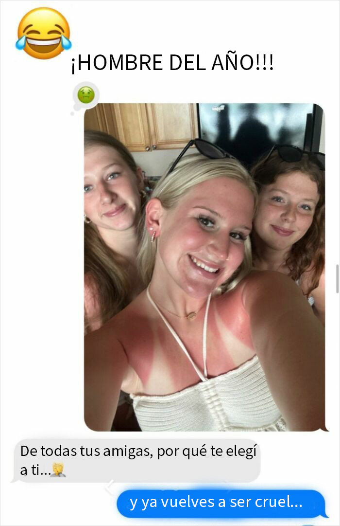 Tres mujeres sonriendo con quemaduras de sol, ilustrando hombres ridículos en mensajes de texto.