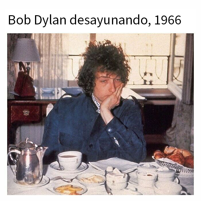 Bob Dylan desayunando en 1966, imagen que refleja publicaciones e historias fascinantes para los más curiosos.
