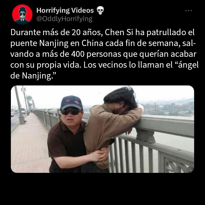 Hombre en puente rescatando a persona en crisis, imagen relacionada con historias terroríficas que pondrán a prueba tus nervios.