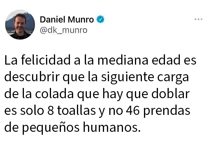 Tuit sobre la felicidad en la mediana edad, un ejemplo de publicaciones que juegan con lo divertido y lo ofensivo.