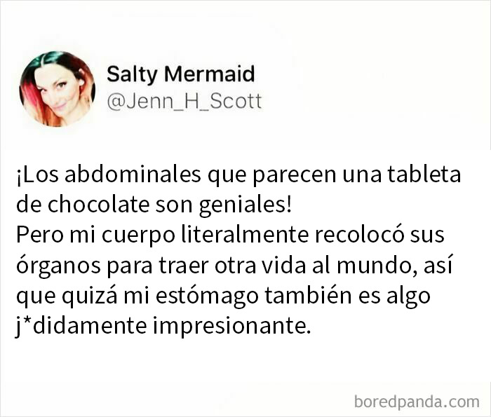 Meme divertido sobre madres que destaca lo absurdo y realista de la crianza de los hijos con humor sobre el cuerpo postembarazo.