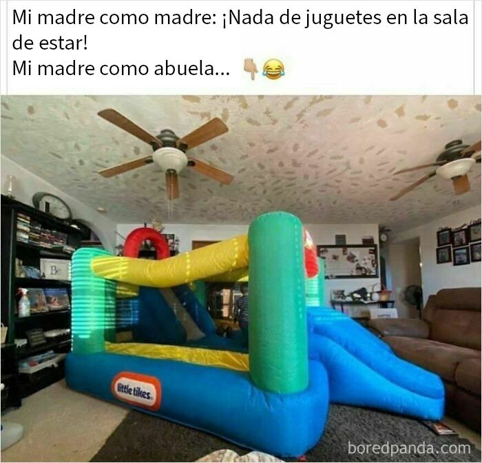 Memes divertidos sobre madres mostrando lo absurdo y gracioso de la crianza de los hijos con juegos y normas en casa.